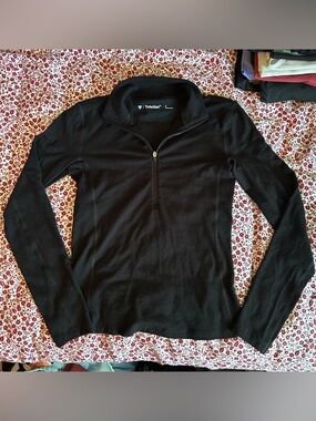 Aritzia Long Sleeve 🖤